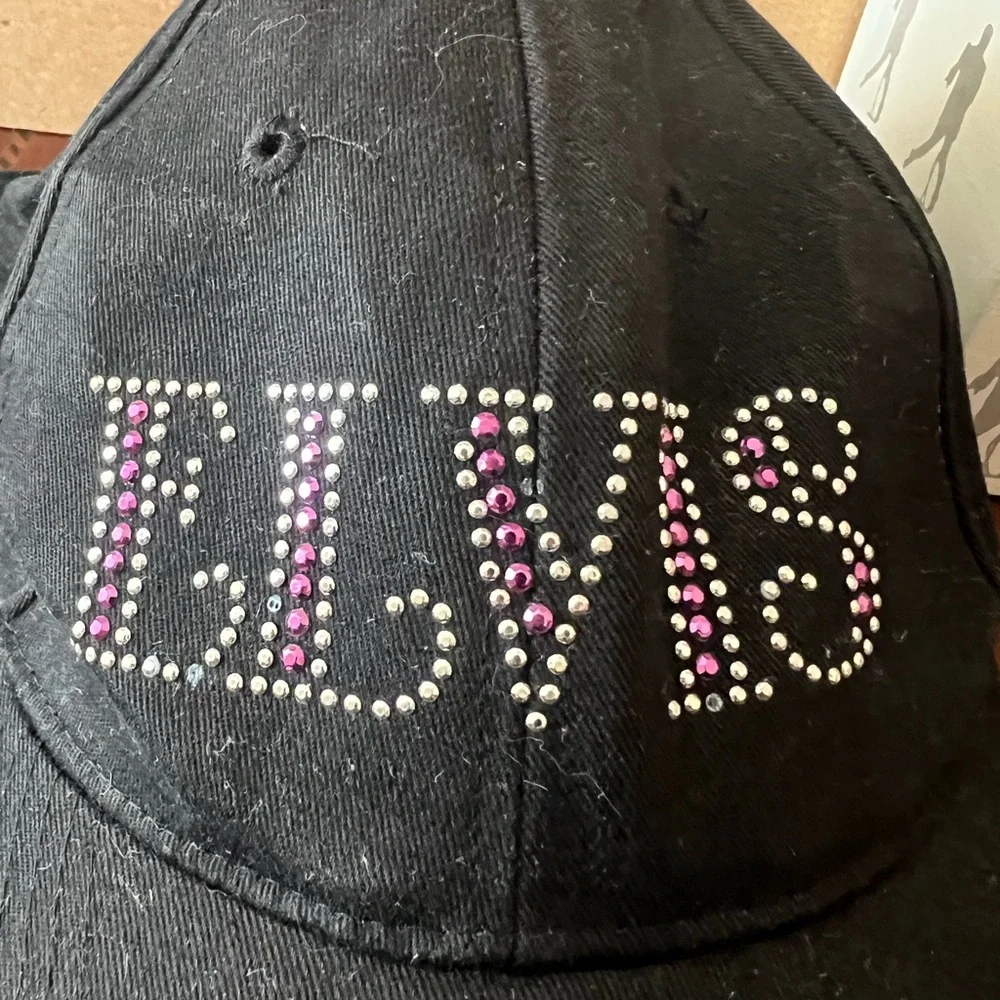 ELVIS adjustable studded hat and souvenir plate from Graceland - Picture 4 of 4